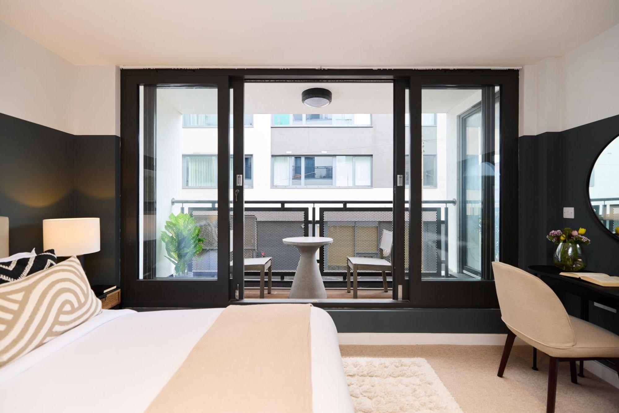 Appartamento The Kensal Wonder - Bright 2bdr Flat With Balcony Londra